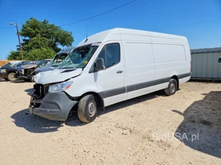 MERCEDES-BENZ SPRINTER 2500