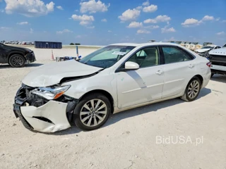 TOYOTA CAMRY XLE V6