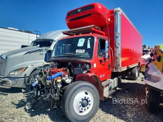 FREIGHTLINER M2 106 MEDIUM DUTY