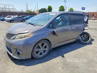 TOYOTA SIENNA SPORT