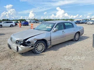 LINCOLN TOWN CAR SIGNATURE