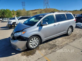 TOYOTA SIENNA LE