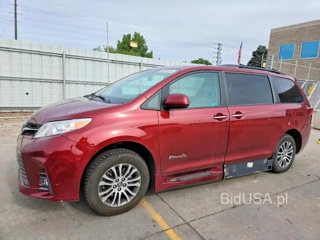 TOYOTA SIENNA XLE 8-PASSENGER