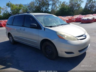 TOYOTA TOYOTA SIENNA CE