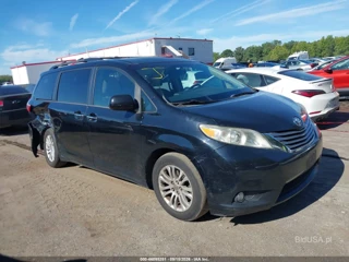 TOYOTA TOYOTA SIENNA XLE 8 PASSENGER