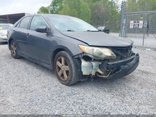 TOYOTA TOYOTA CAMRY SE