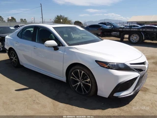 TOYOTA TOYOTA CAMRY SE