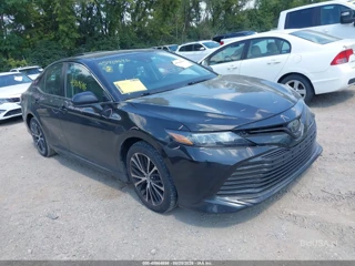 TOYOTA TOYOTA CAMRY SE
