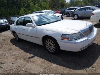 LINCOLN LINCOLN TOWN CAR SIGNATURE