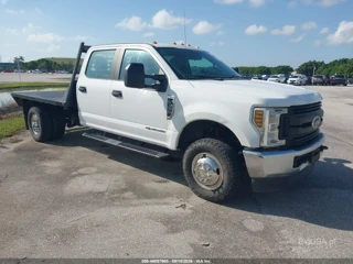 FORD FORD F-350 CHASSIS XL