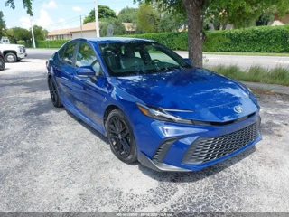 TOYOTA TOYOTA CAMRY SE