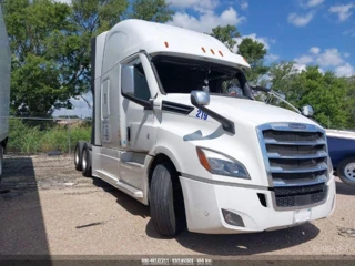 FREIGHTLINER FREIGHTLINER NEW CASCADIA 126