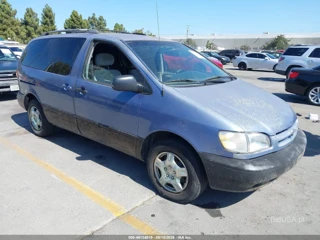 TOYOTA TOYOTA SIENNA LE