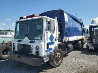 MACK MR600