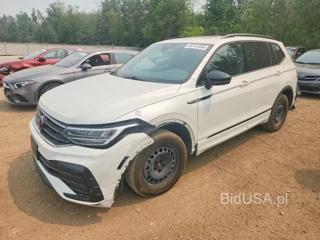 VOLKSWAGEN TIGUAN SE R-LINE BLACK