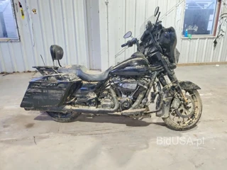 HARLEY-DAVIDSON FLHXS STREET GLIDE SPECIAL