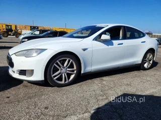 TESLA MODEL S 70D