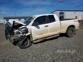 TOYOTA TUNDRA DOUBLE CAB SR5
