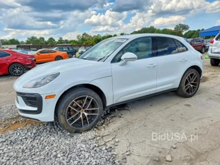 PORSCHE MACAN BASE