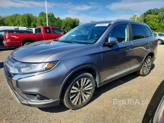 MITSUBISHI OUTLANDER SE