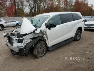 TOYOTA SIENNA LE