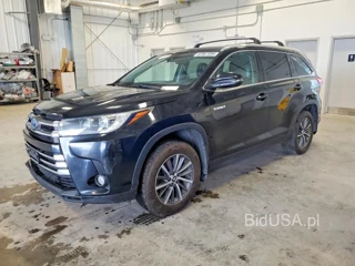 TOYOTA HIGHLANDER HYBRID XLE