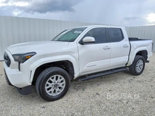 TOYOTA TACOMA SR5
