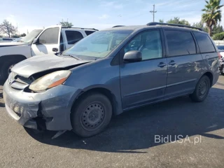 TOYOTA SIENNA LE 8-PASSENGER