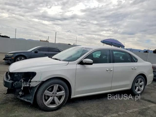 VOLKSWAGEN PASSAT SE