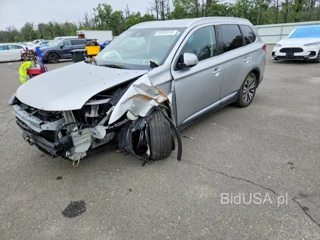 MITSUBISHI OUTLANDER SE