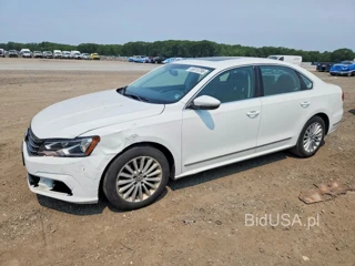 VOLKSWAGEN PASSAT SE