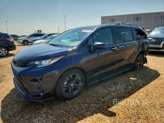 TOYOTA SIENNA LE