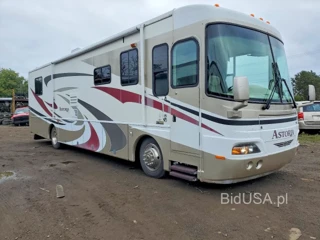 FREIGHTLINER CHASSIS X LINE MOTOR HOME