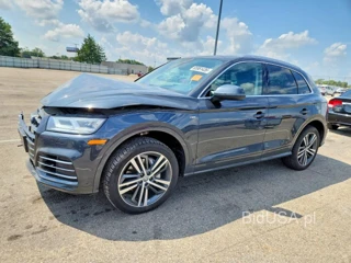 AUDI Q5 E PREMIUM PLUS