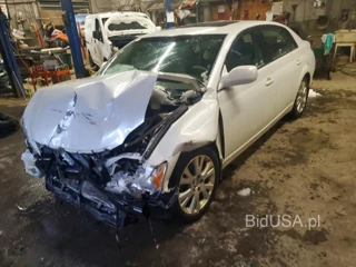 TOYOTA AVALON XL