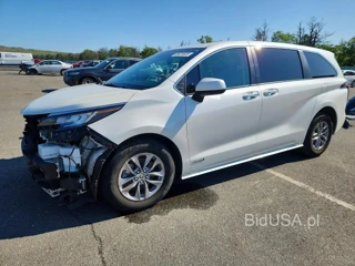 TOYOTA SIENNA XLE