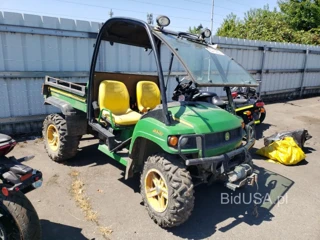 JOHN DEERE GATOR