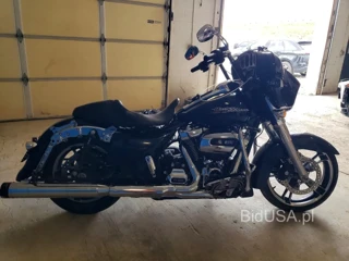 HARLEY-DAVIDSON FLHX STREET GLIDE