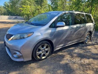 TOYOTA SIENNA SPORT