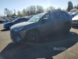 TOYOTA RAV4 XSE
