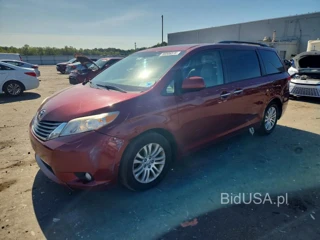 TOYOTA SIENNA XLE 8-PASSENGER