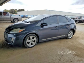TOYOTA PRIUS V