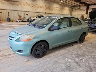 TOYOTA YARIS BASE