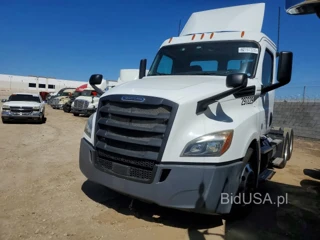FREIGHTLINER CASCADIA 126