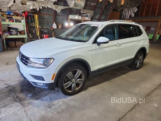VOLKSWAGEN TIGUAN SE