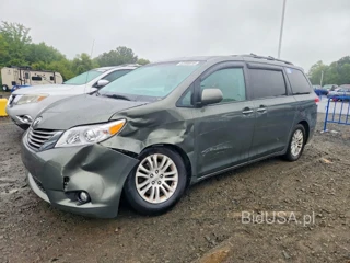 TOYOTA SIENNA XLE 8-PASSENGER