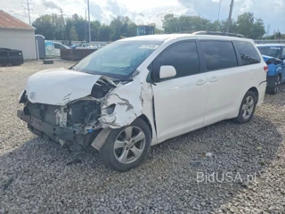 TOYOTA SIENNA LE