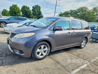 TOYOTA SIENNA LE