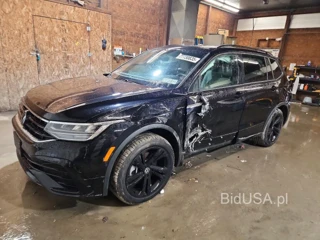 VOLKSWAGEN TIGUAN SE R-LINE BLACK