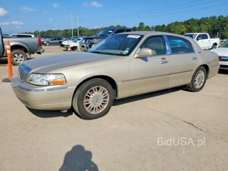 LINCOLN TOWN CAR SIGNATURE LIMITED